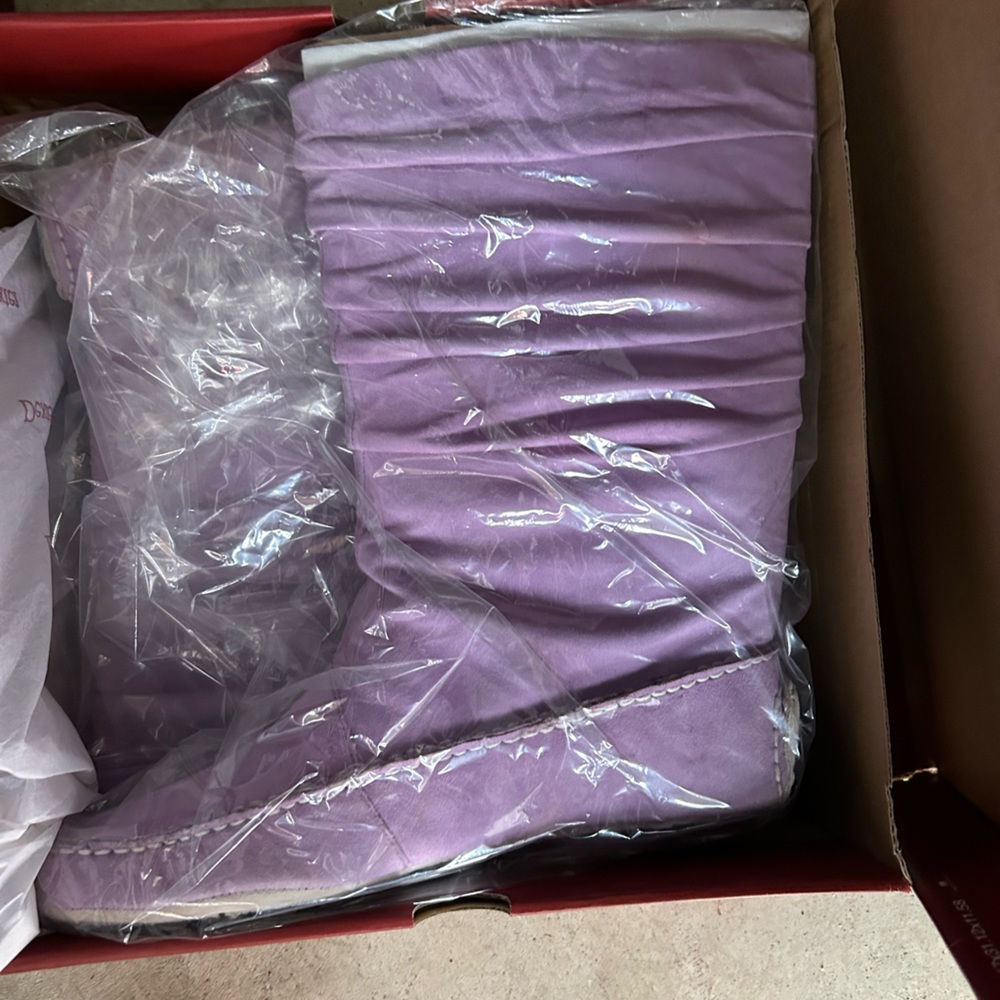 Purple winter style boots